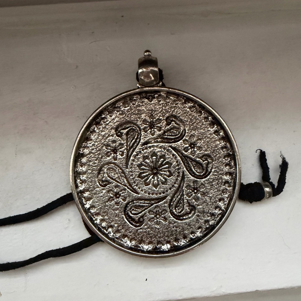 Silver Vintage Pendant Necklace with Black Cord - Picture 6 of 7